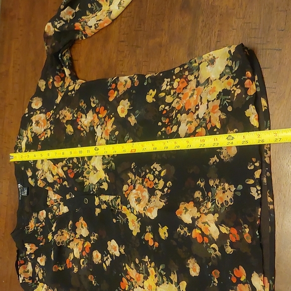 Forever 21 Sheer Floral Button-down Long-sleeved Top - Picture 11 of 13
